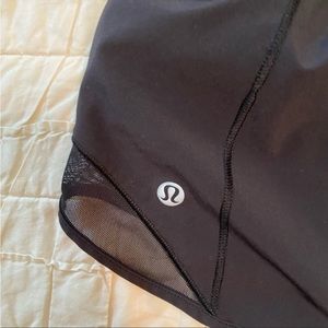 Lulu lemon Hottie hot size 10 2 1/2 inch
